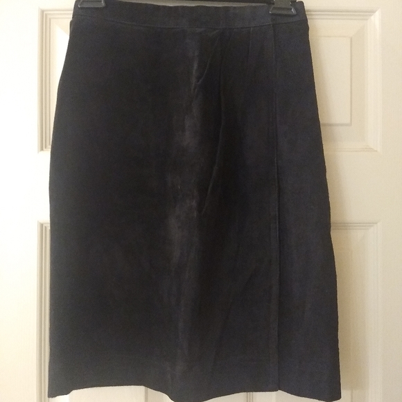 Beautiful Black Suede Skirt - Picture 1 of 3